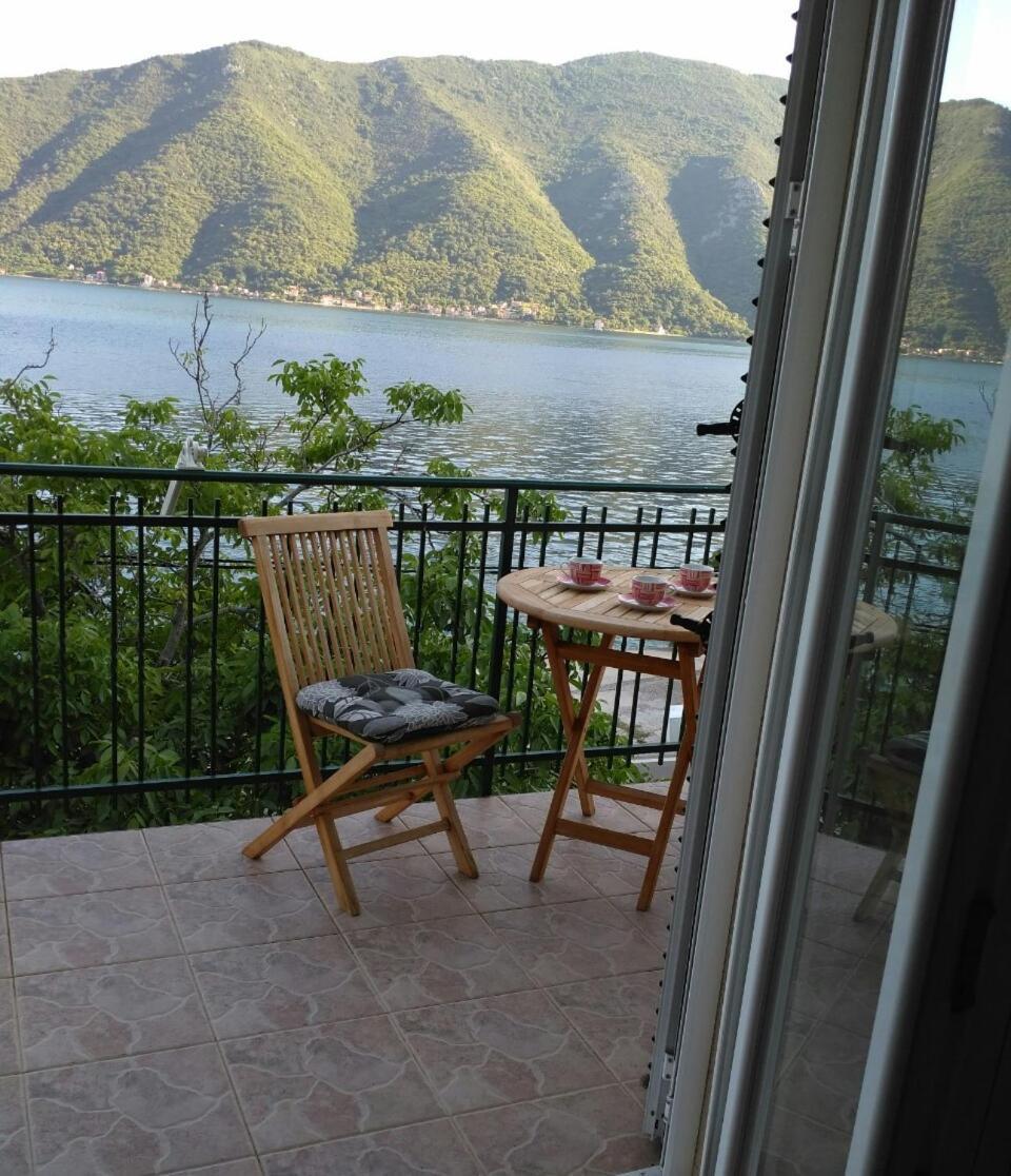 Apartmani Villa Radovic Risan Dış mekan fotoğraf